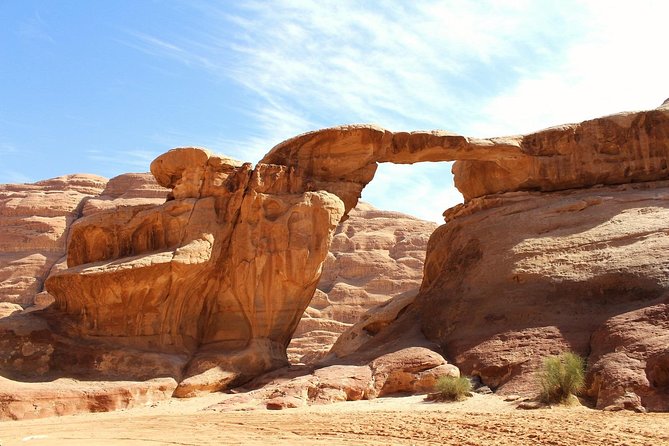 Wadi Rum Desert Tour with Lunch & Sunset - Lunch in the shade, with tea along the way
