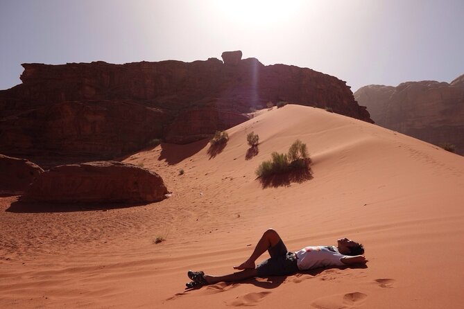 Wadi Rum: Explorer Jeep Tour PASS + Local Food + Optional Stay - Sunset at Um Sabatah