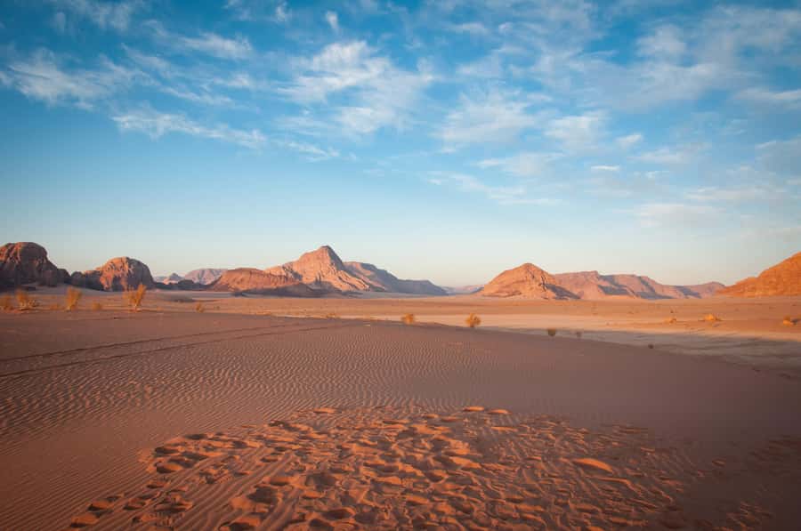 Wadi Rum: Guided Jeep Tour With Overnight Stay and Meals - Why this one-night Wadi Rum trip works so well