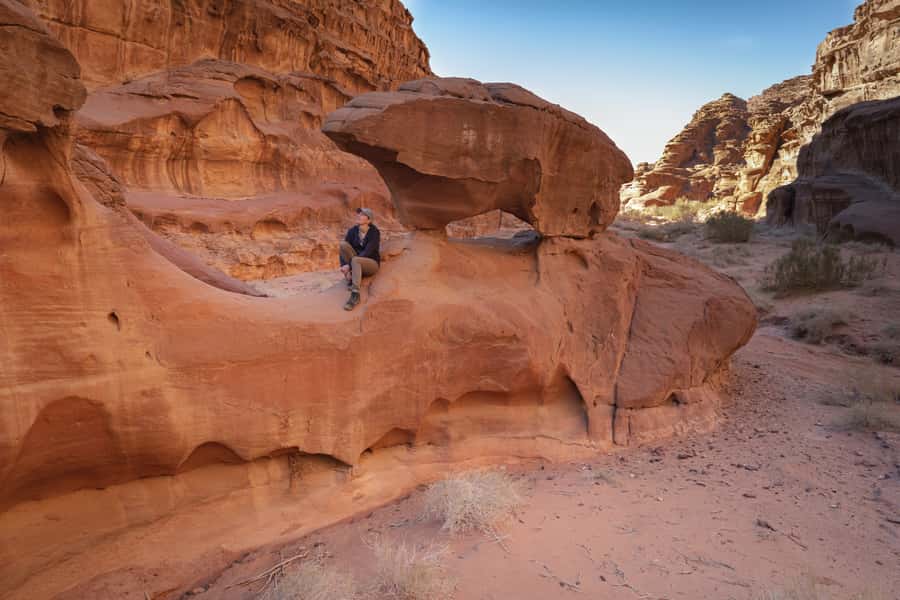 Wadi Rum: Guided Jeep Tour With Overnight Stay and Meals - Meals, bathrooms, and the morning after