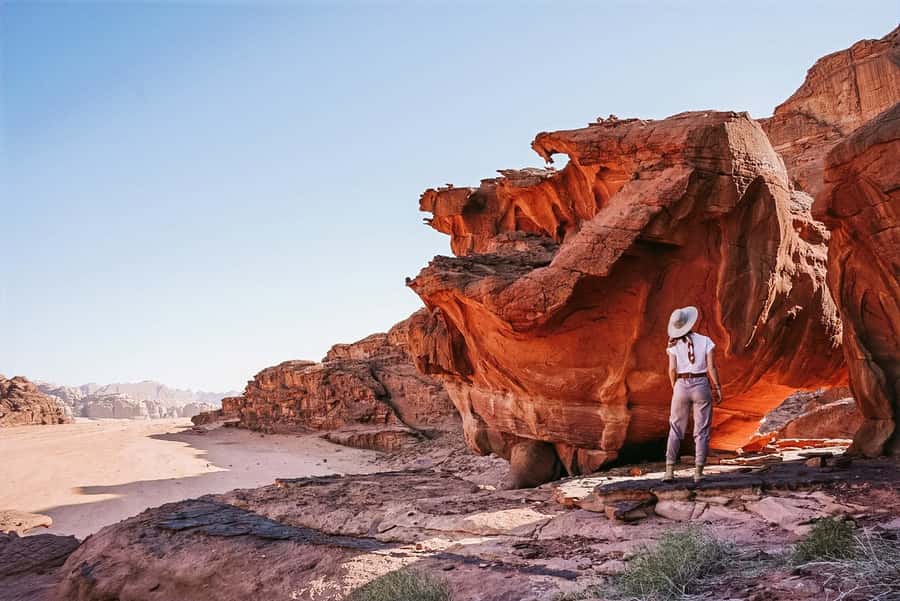 Wadi Rum: Guided Jeep Tour With Overnight Stay and Meals - Starting at Wadi Rum Rest House