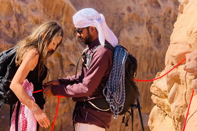 Wadi Rum Mountain Hike & Climb: Burdah, with a bridge at the top! + tour & Lunch - Meeting in Wadi Rum Village at 10:00