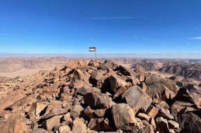 Wadi Rum Mountain Hike: Umm Ad Dami, highest point of Jordan + Jeep tour & Lunch